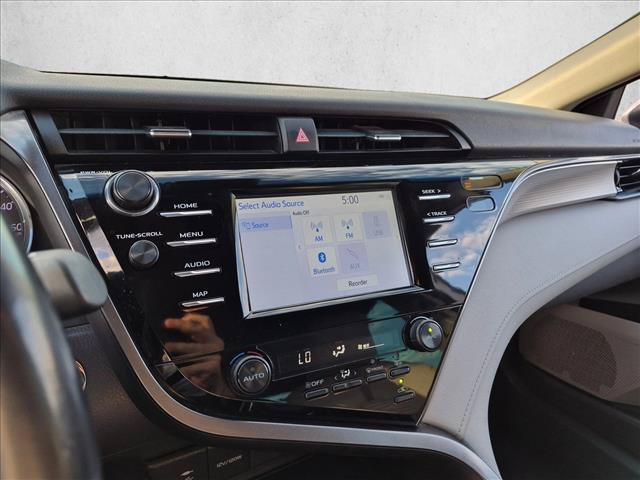 Used 2019 Toyota Camry SE w/ Convenience Package FWD image 12