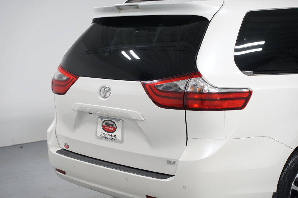 Certified 2020 Toyota Sienna XLE Premium FWD image 9