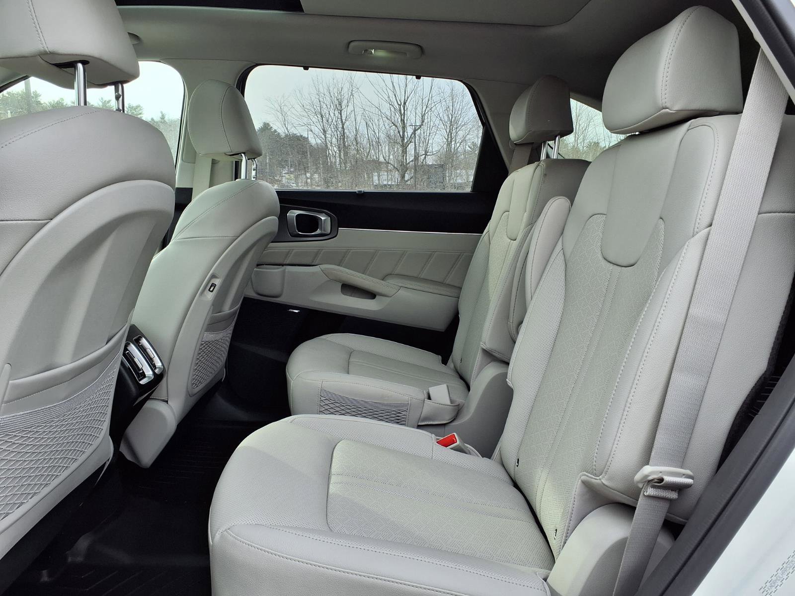 Used 2024 Kia Sorento SX Prestige image 7