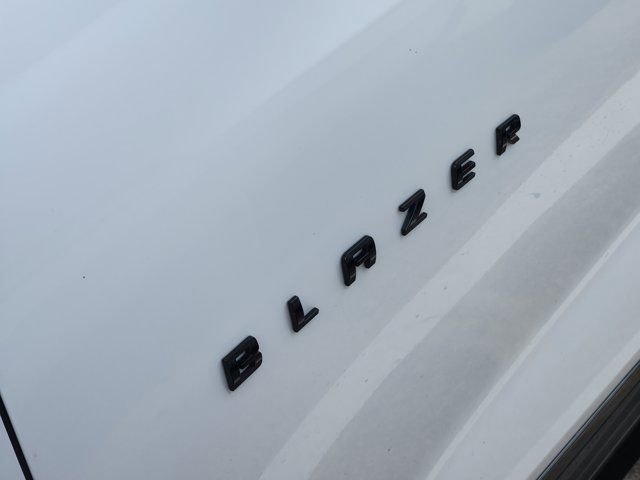 Used 2023 Chevrolet Blazer RS w/ Enhanced Convenience Package image 9