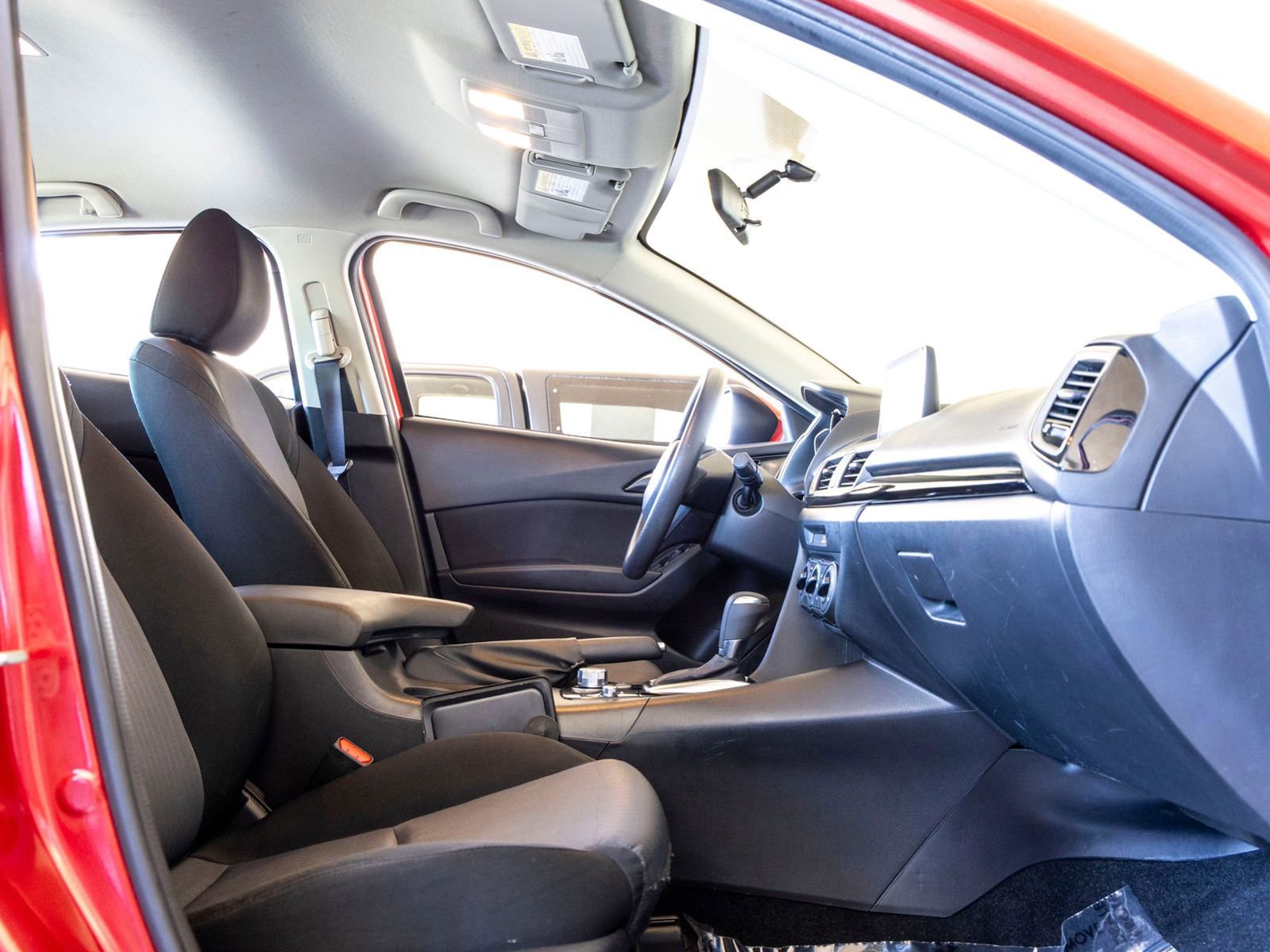 Used 2016 MAZDA MAZDA3 i Sport FWD image 27