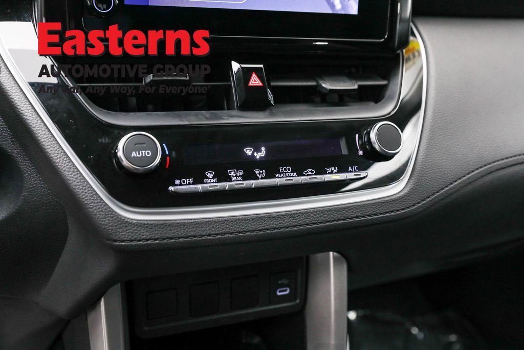 Used 2024 Toyota Corolla Cross LE image 20