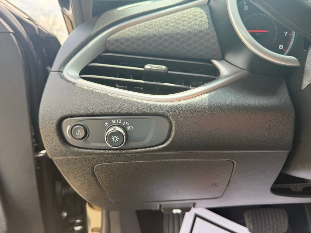 Used 2025 Chevrolet Malibu LT FWD image 36
