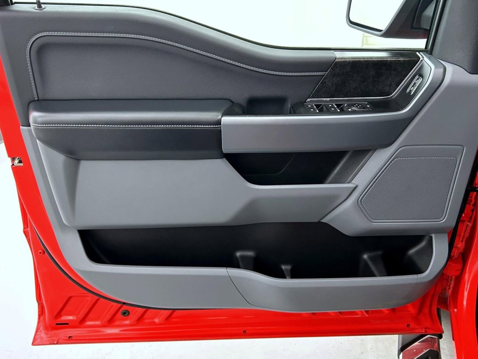 Used 2022 Ford F150 XLT w/ Equipment Group 302A High image 9