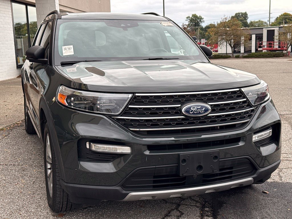 Used 2022 Ford Explorer XLT w/ Equipment Group 202A AWD/4WD image 14