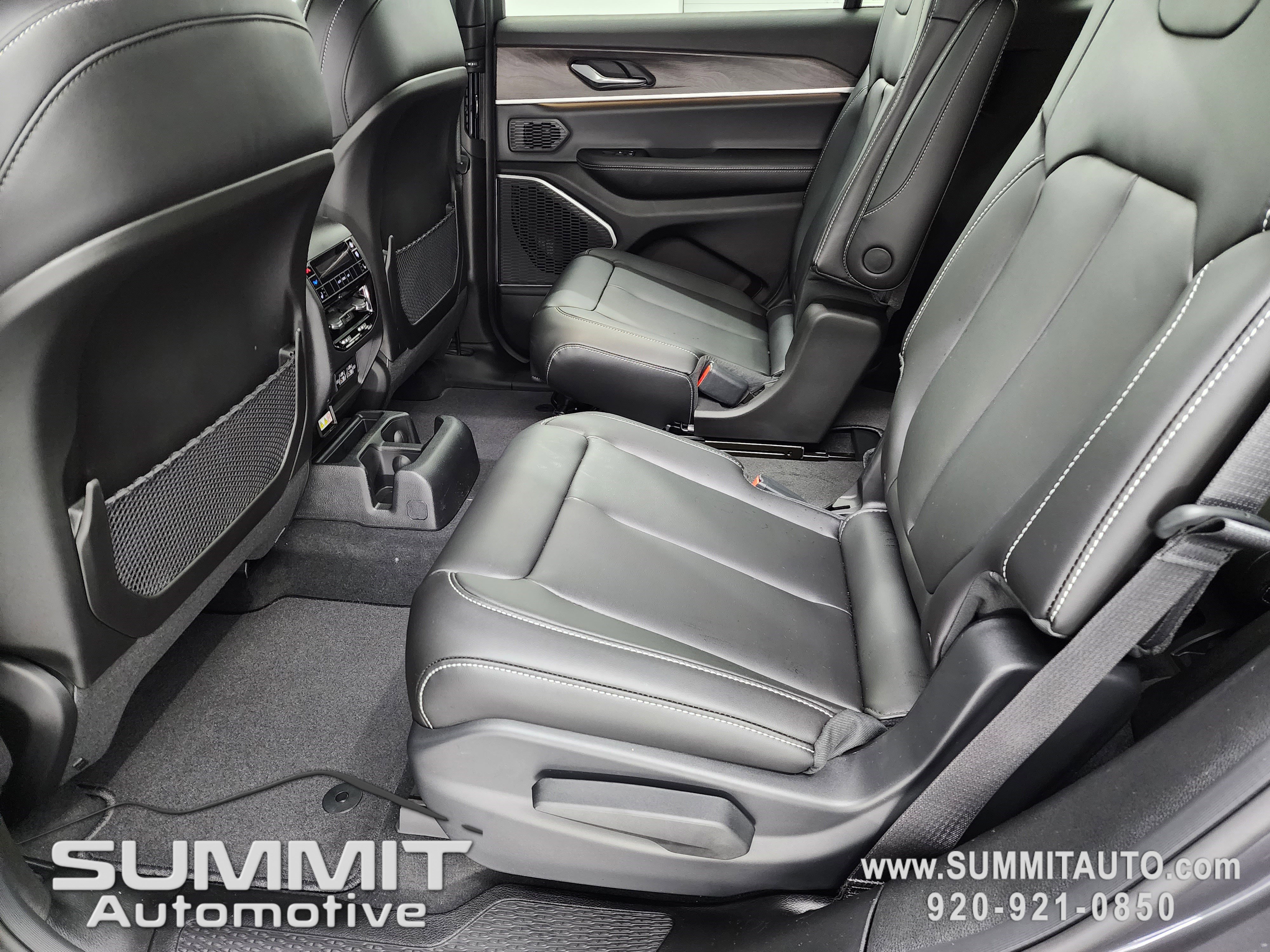 New 2025 Jeep Grand Cherokee L Limited w/ Black Appearance Package image 9