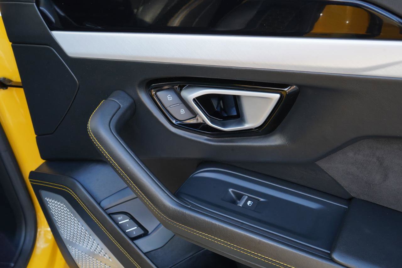 Used 2020 Lamborghini Urus AWD/4WD image 67