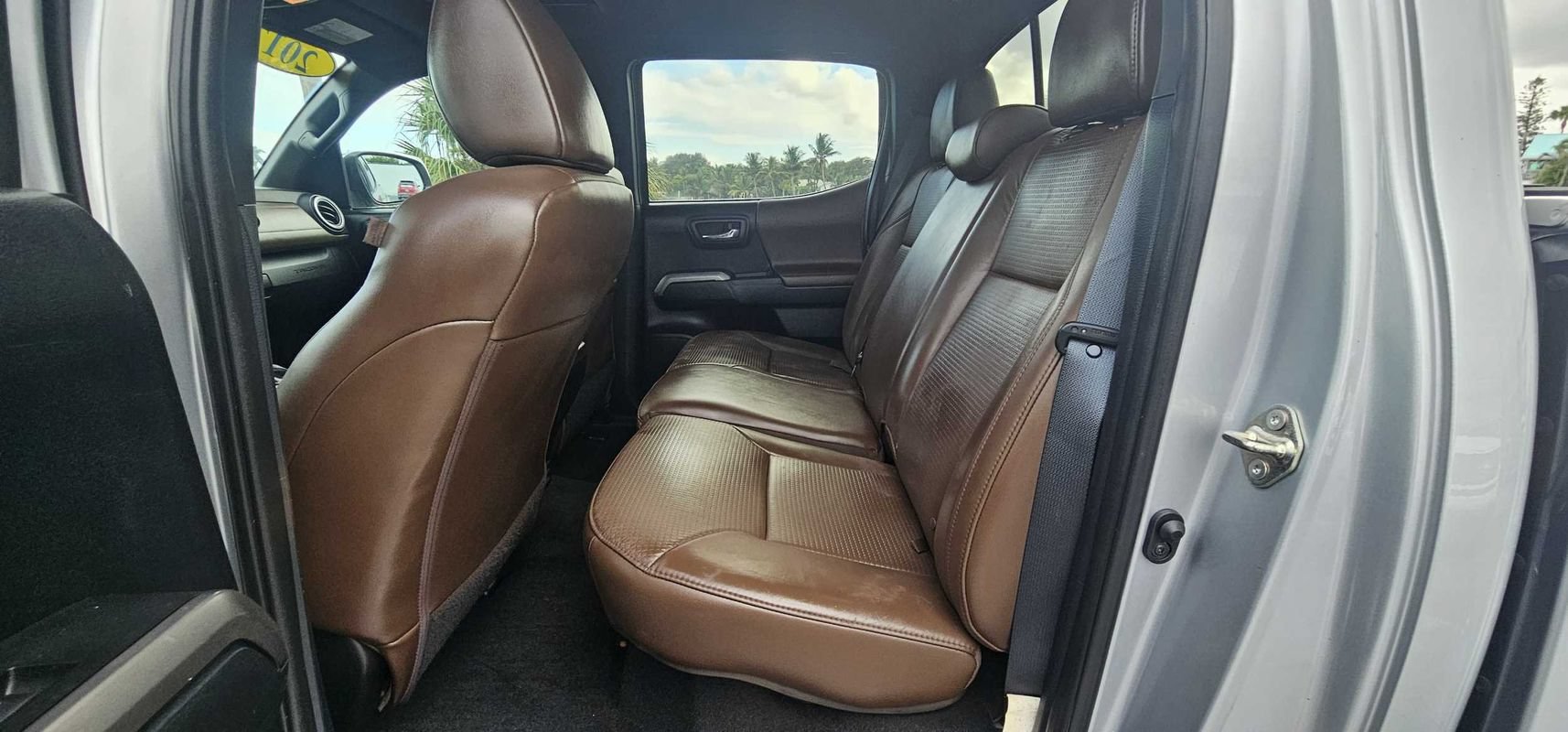 Used 2017 Toyota Tacoma Limited w/ Tow Package RWD image 17