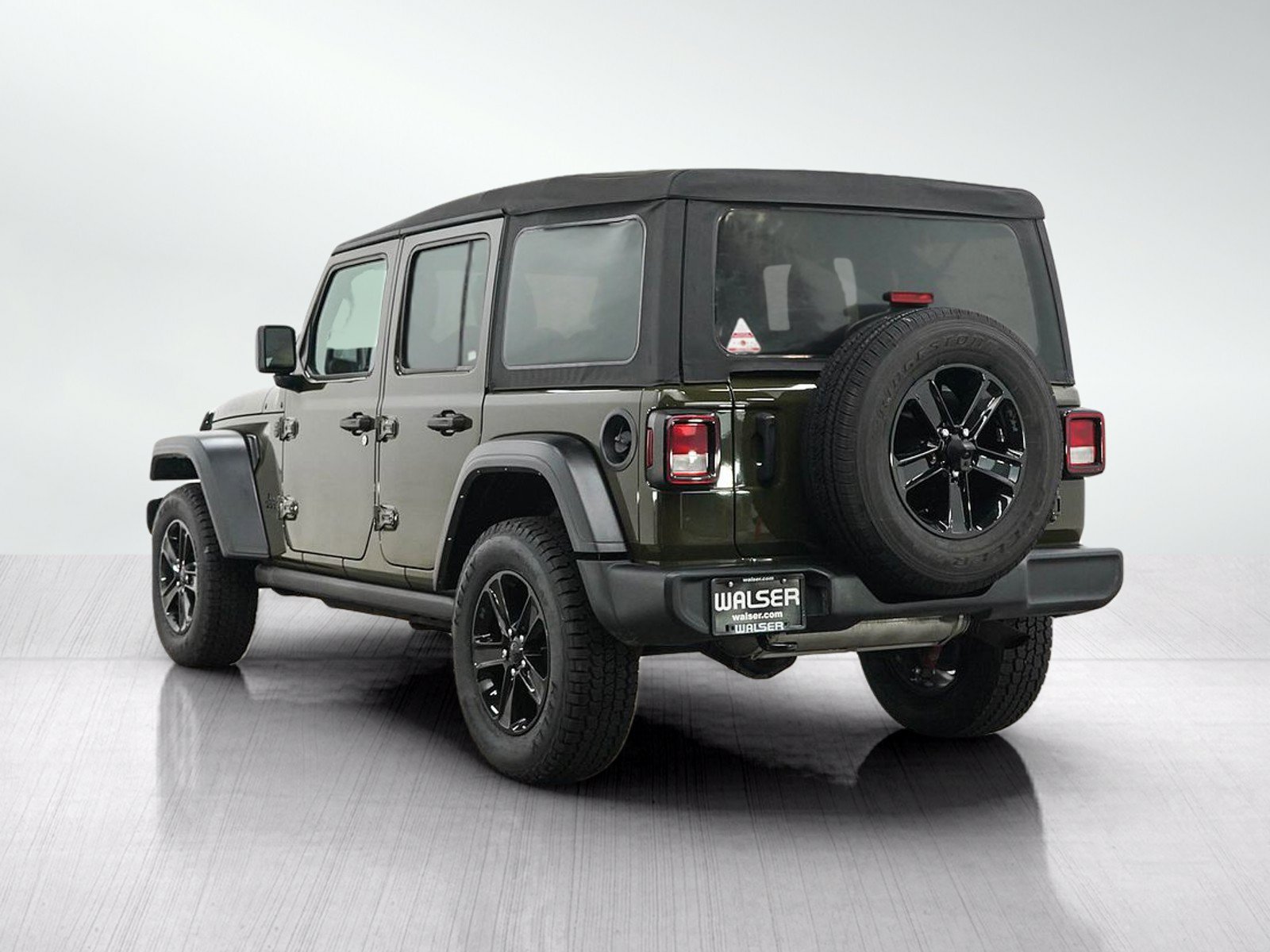 Used 2022 Jeep Wrangler Unlimited Sport AWD/4WD image 3