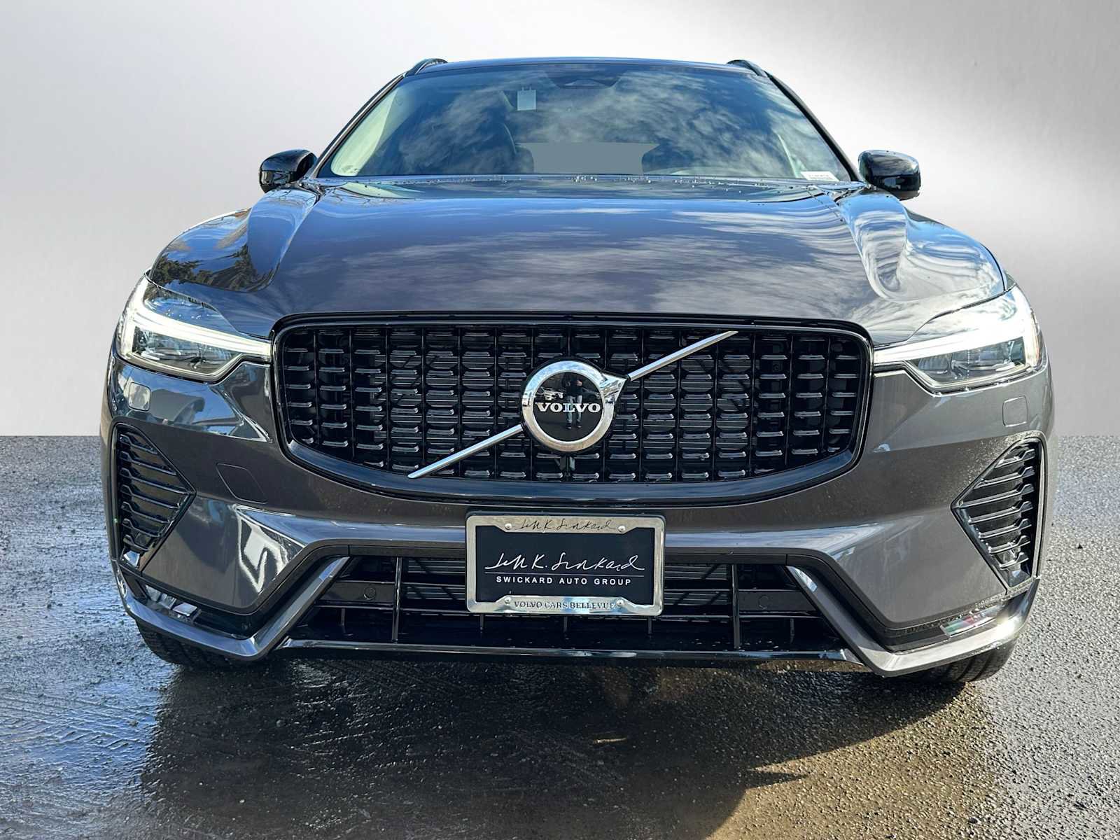 Used 2025 Volvo XC60 B5 Core w/ Protection Package Premier image 8