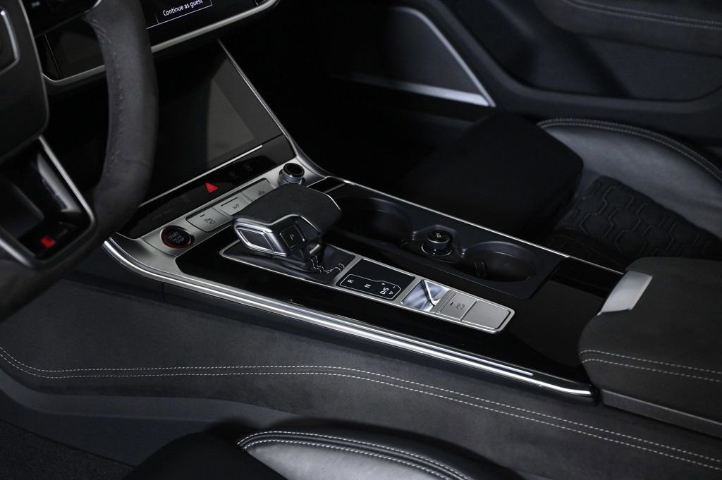 Used 2024 Audi RS 6 performance w/ Matte Carbon Package image 22