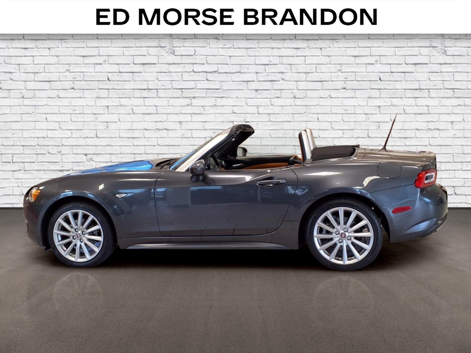 Used 2018 FIAT 124 Spider Lusso RWD image 2