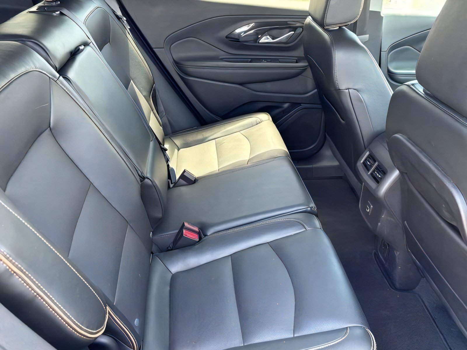 Used 2024 GMC Terrain AT4 AWD/4WD image 30