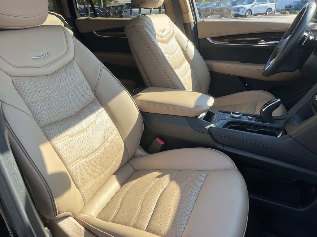 Used 2025 Cadillac XT6 Premium Luxury w/ Platinum Package FWD image 25