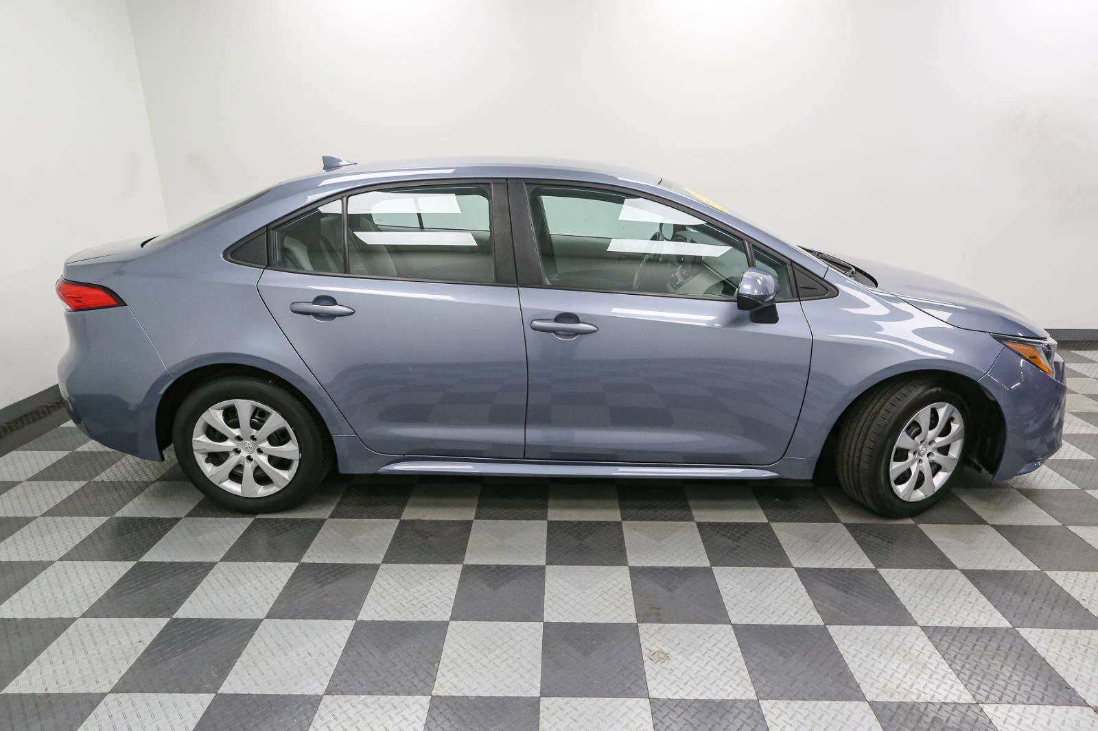 Used 2022 Toyota Corolla LE image 7