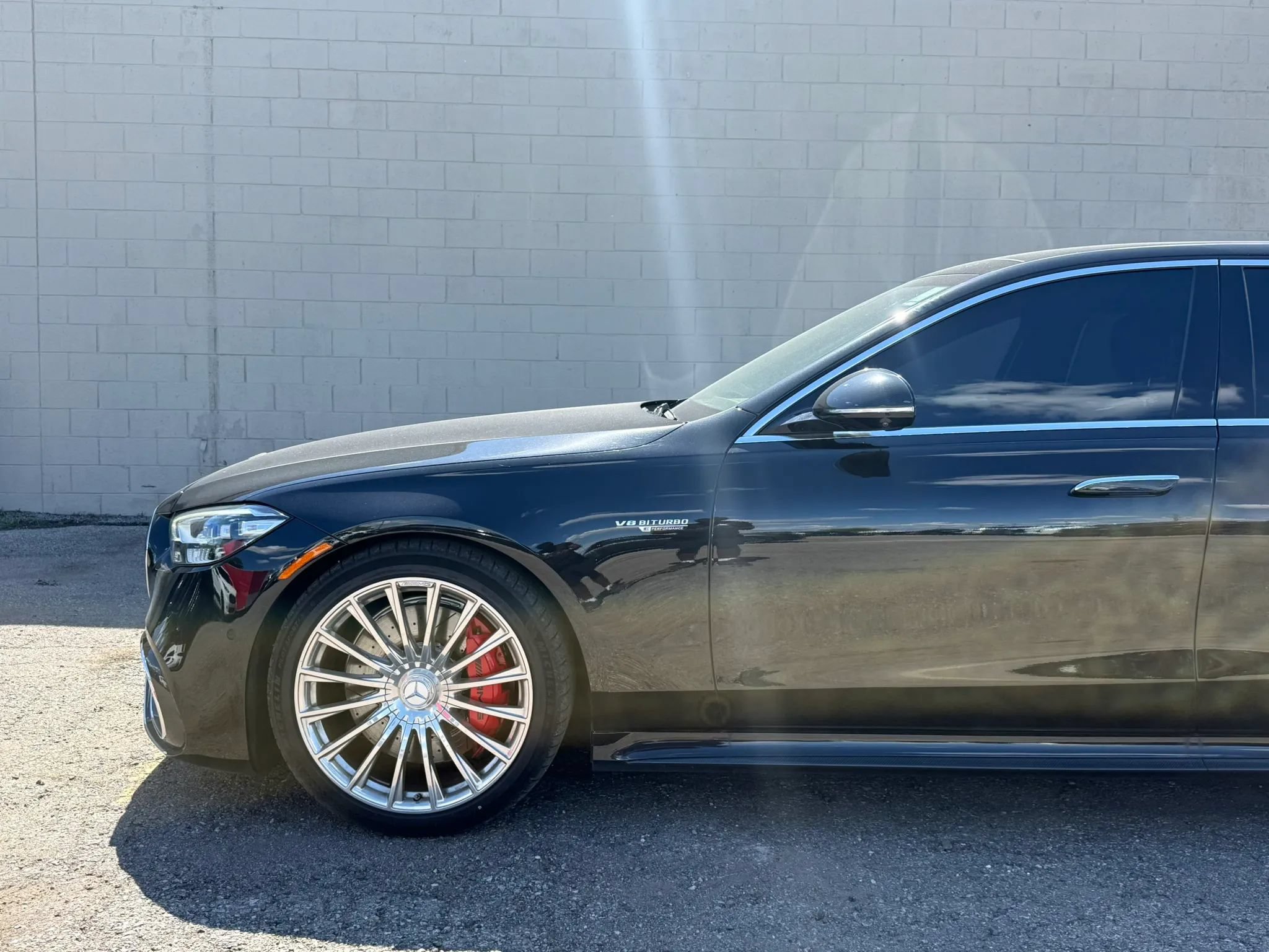 Used 2024 Mercedes-Benz S 63 AMG S w/ Carbon Fiber Exterior Package image 4