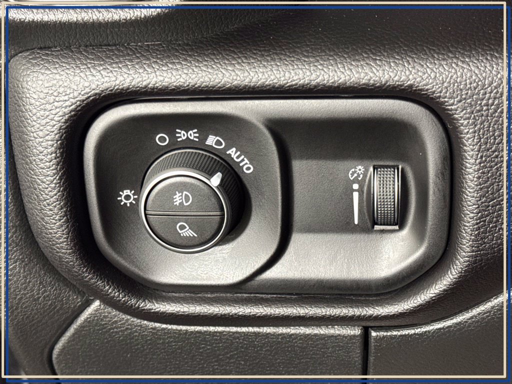 Used 2025 RAM 2500 Big Horn AWD/4WD image 24