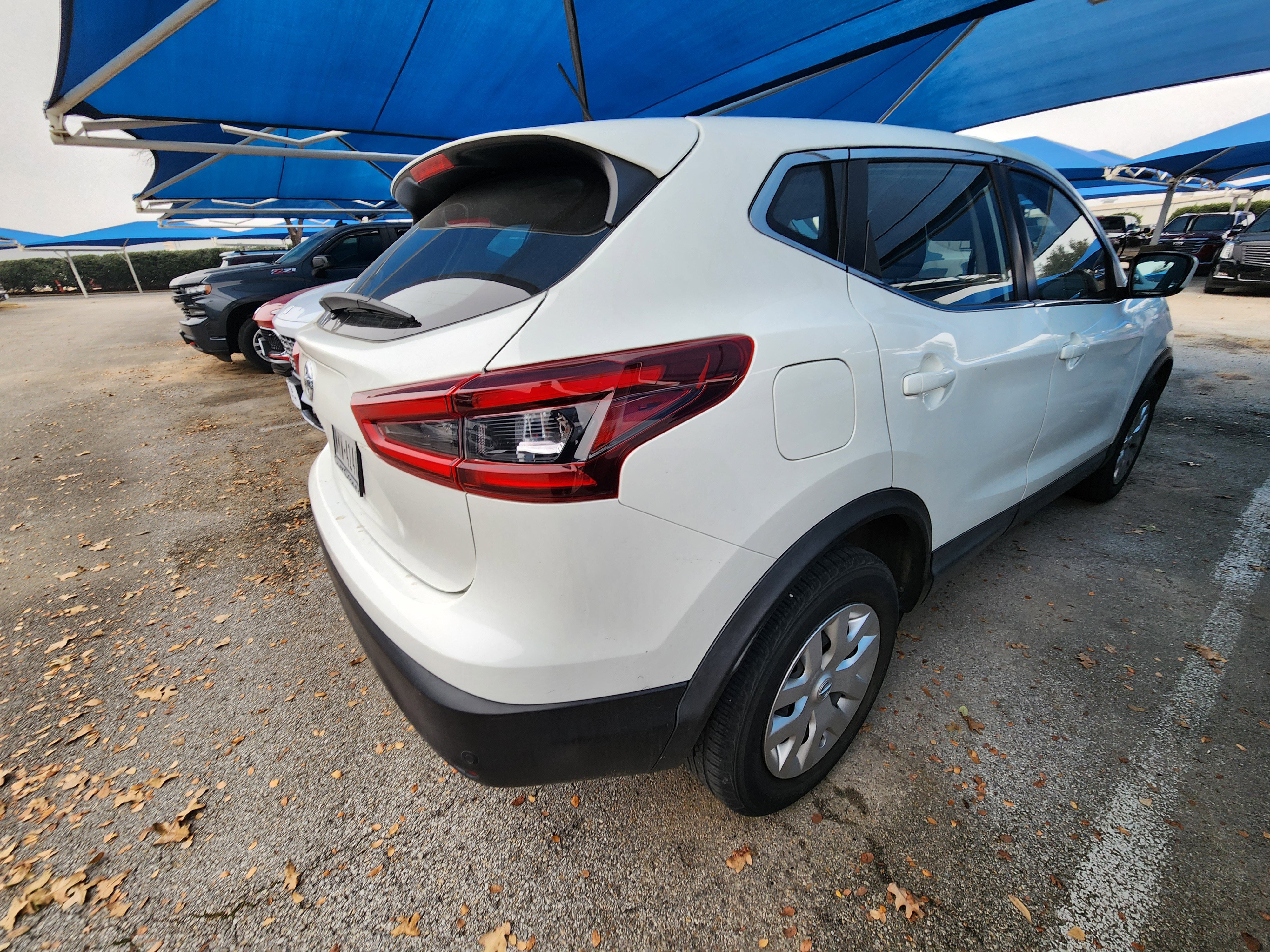 Used 2020 Nissan Rogue Sport S image 4