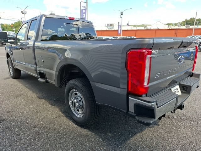 Used 2025 Ford F250 XL RWD image 5