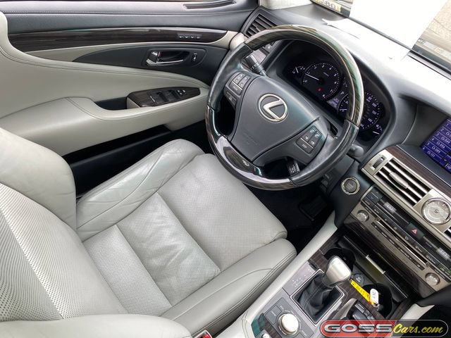 Used 2013 Lexus LS 460 AWD w/ Comfort Pkg image 22
