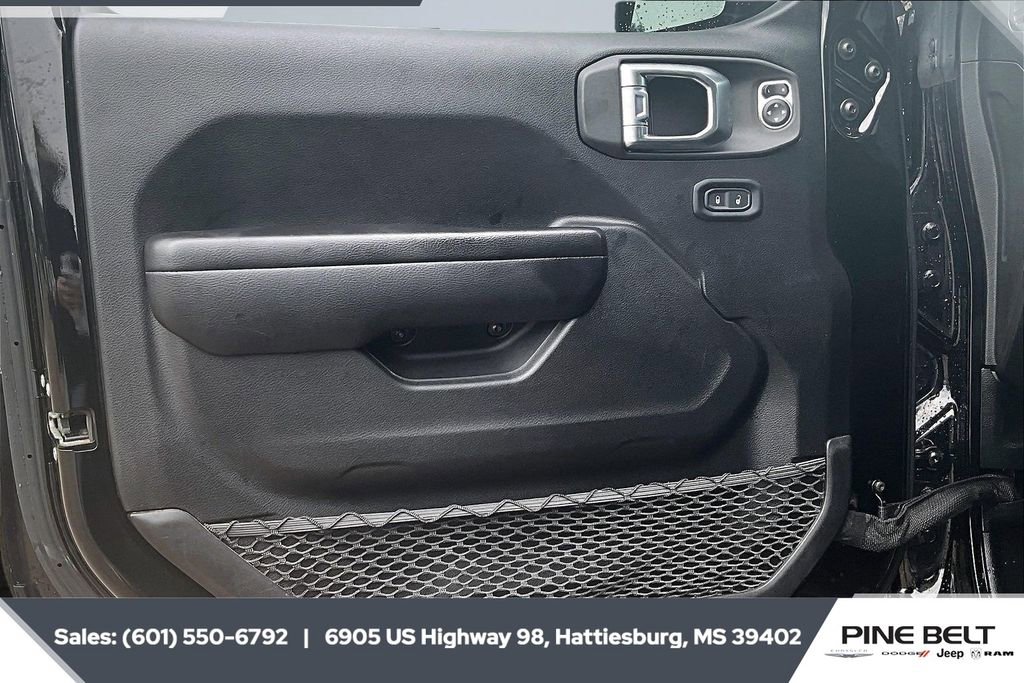 Used 2021 Jeep Gladiator Willys image 17