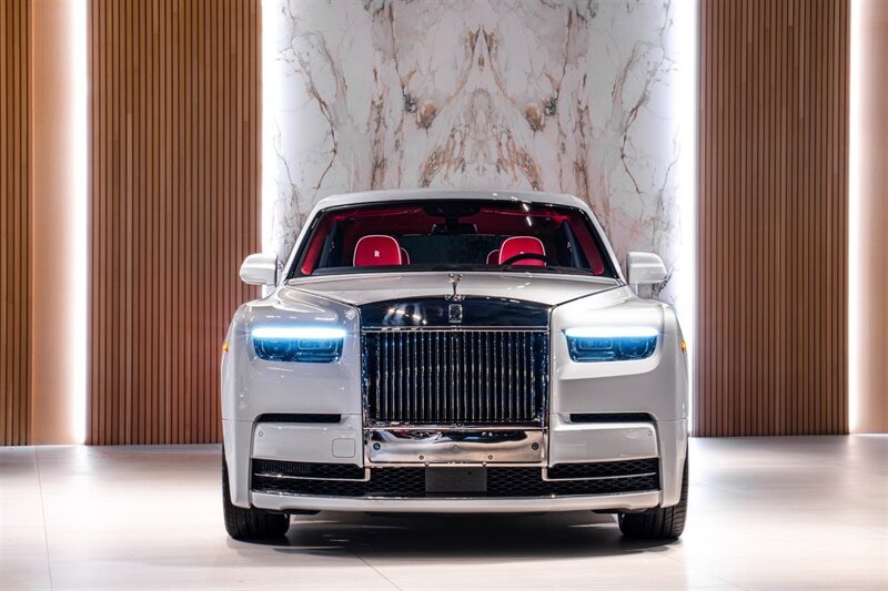Used 2024 Rolls-Royce Phantom Sedan RWD image 4