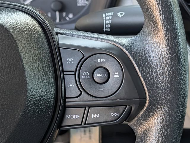 Used 2025 Toyota Corolla LE FWD image 20
