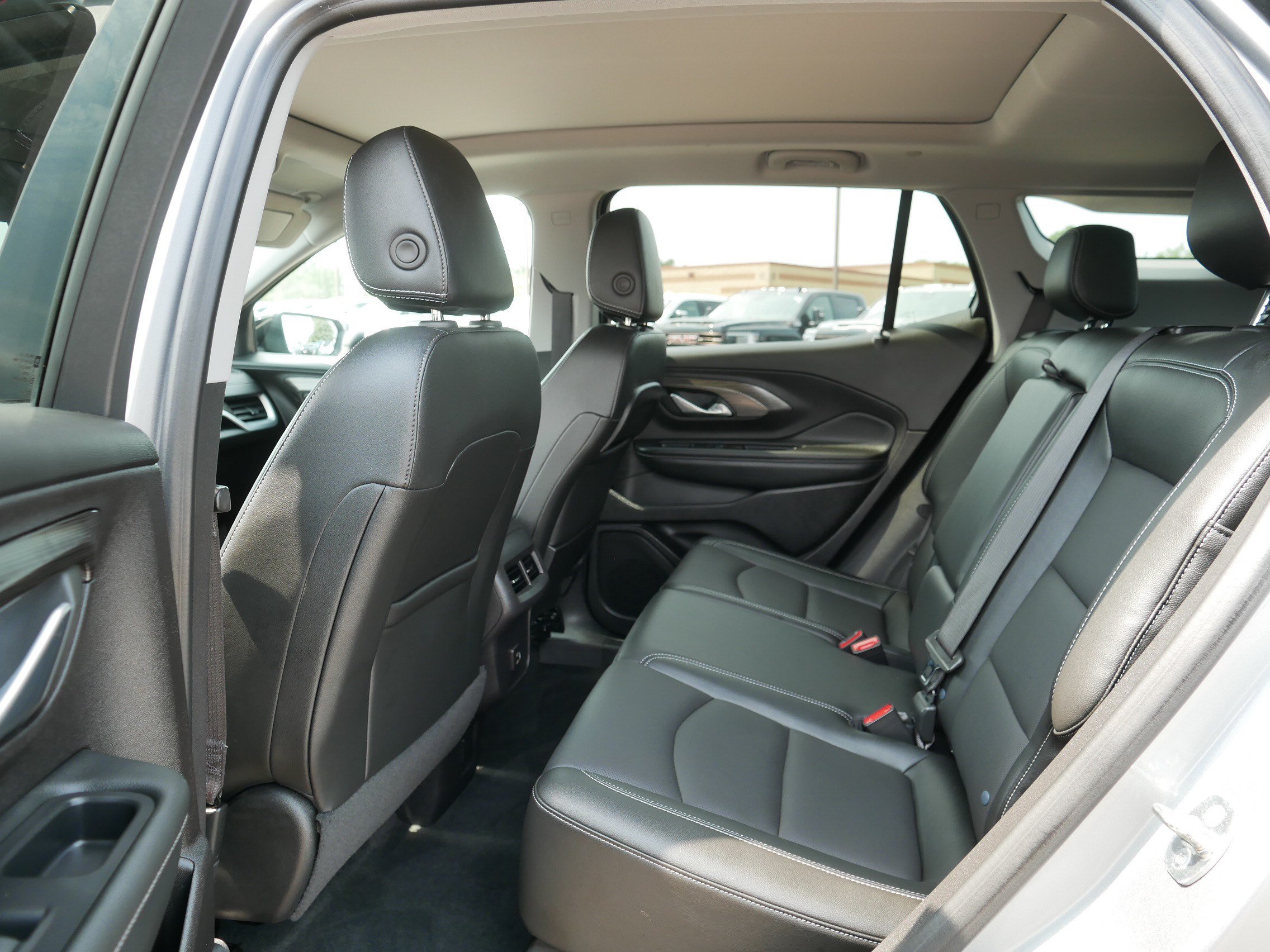 Used 2024 GMC Terrain SLT w/ Elevation Edition AWD/4WD image 35