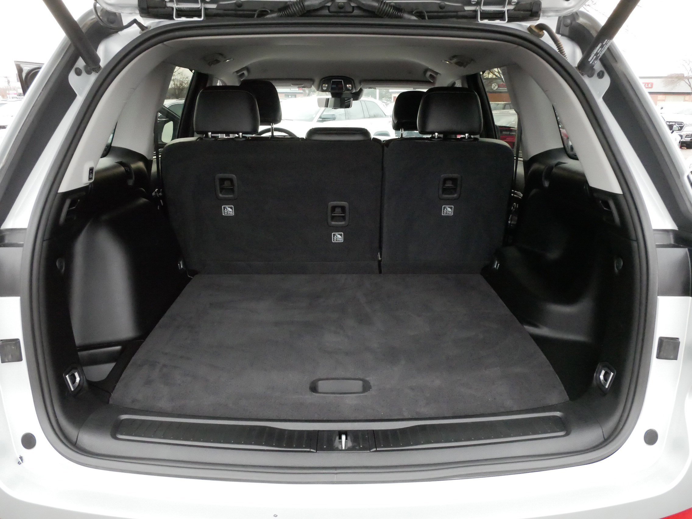 Used 2023 Jeep Grand Cherokee Limited w/ Luxury Tech Group II image 18