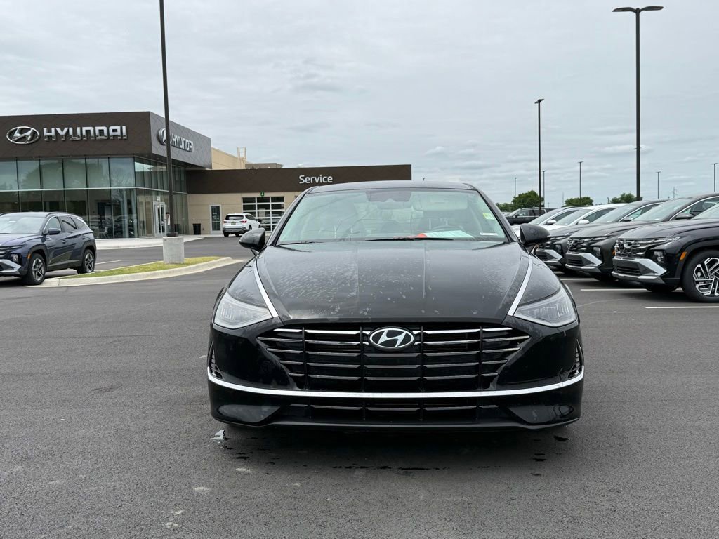 Used 2022 Hyundai Sonata SE FWD image 2