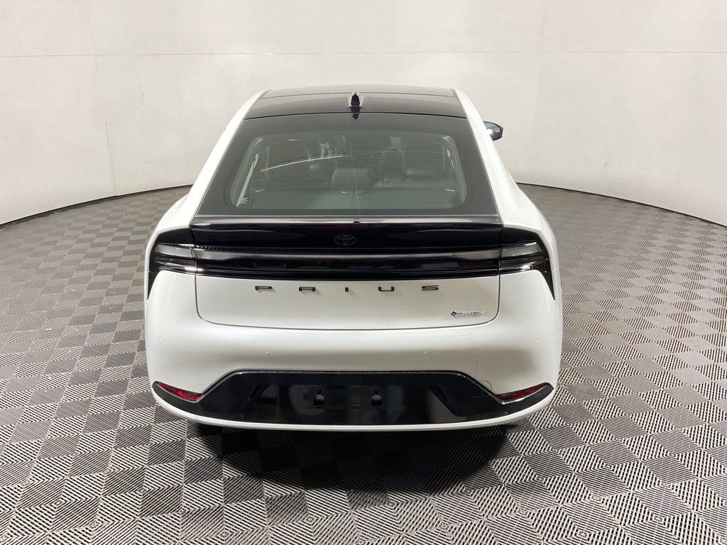 New 2025 Toyota Prius Plug-In Hybrid image 13