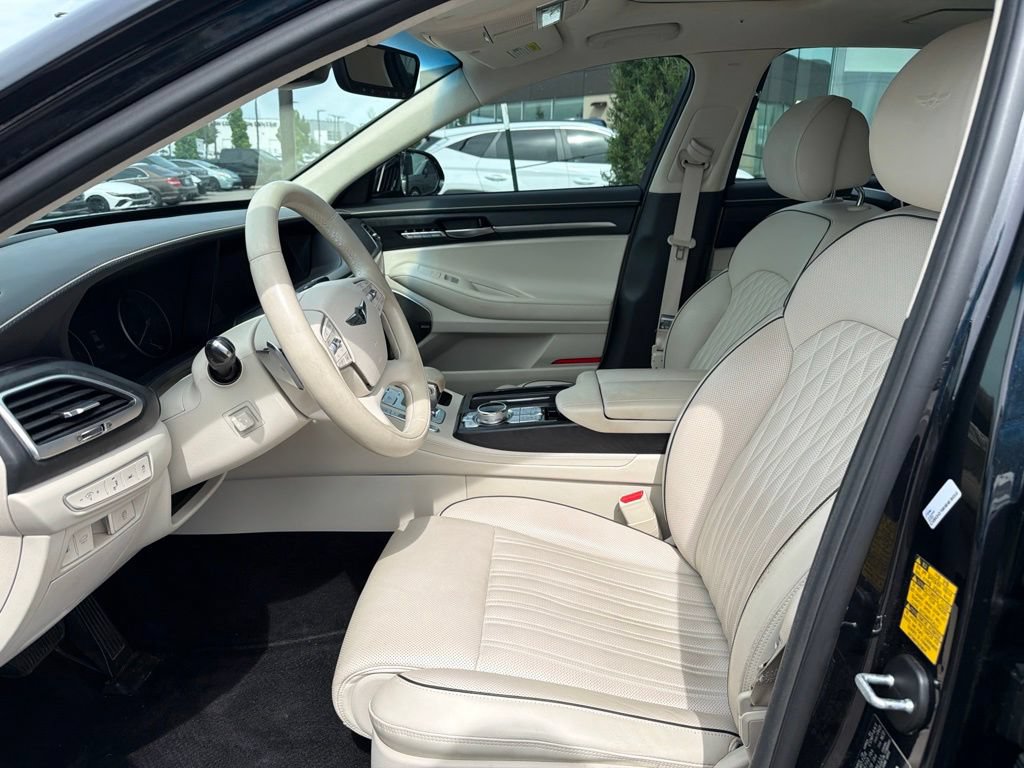 Used 2021 Genesis G90 5.0 Ultimate RWD image 11