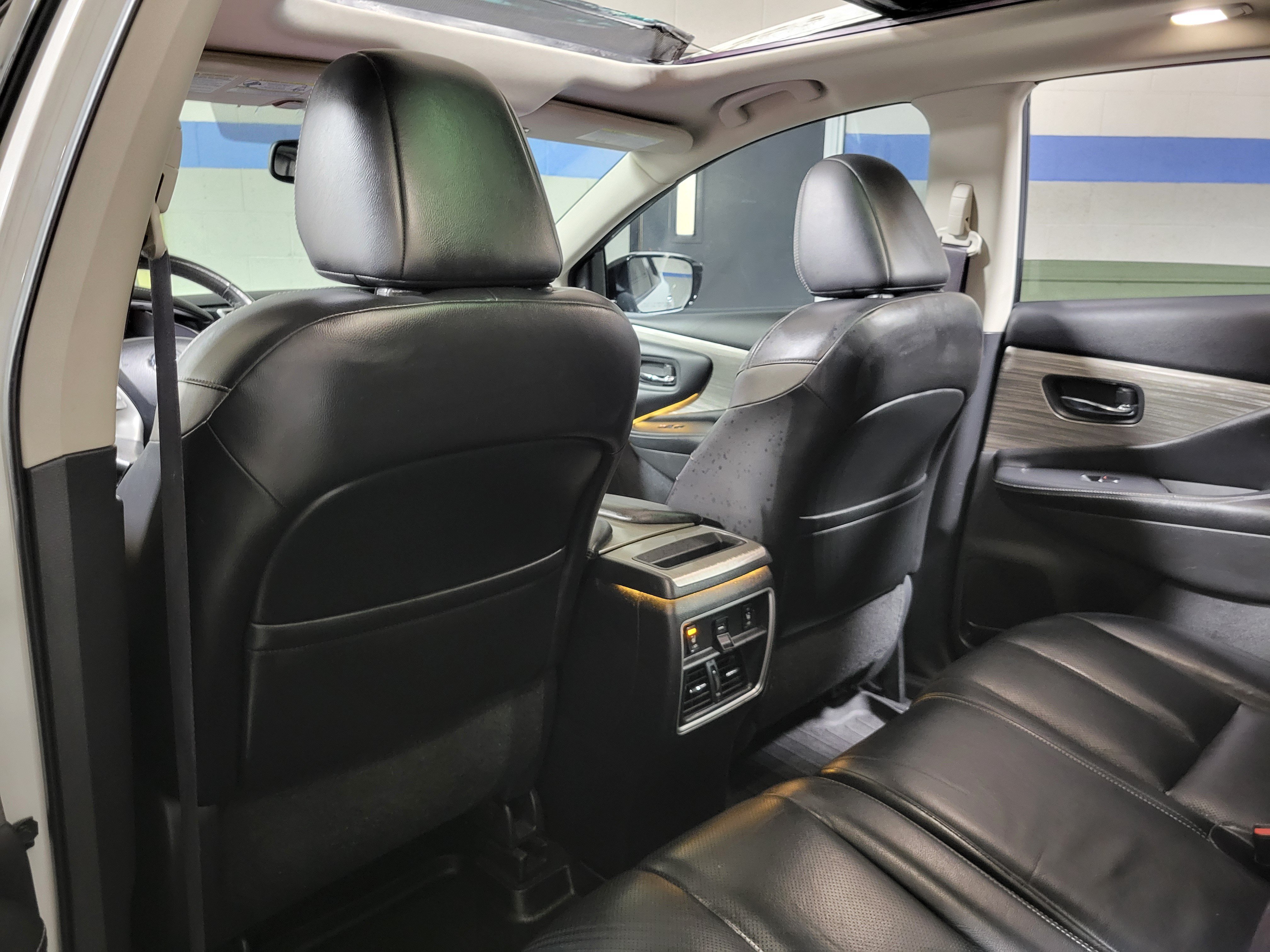 Used 2015 Nissan Murano Platinum w/ Platinum Technology Package FWD image 17