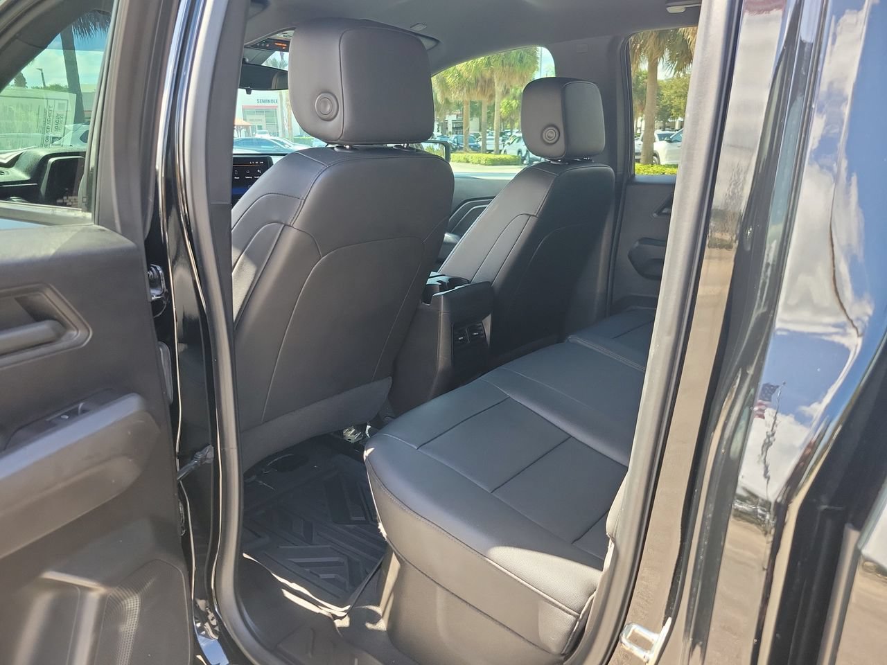 Used 2023 Chevrolet Colorado Trail Boss w/ Advanced Trailering Package AWD/4WD image 8