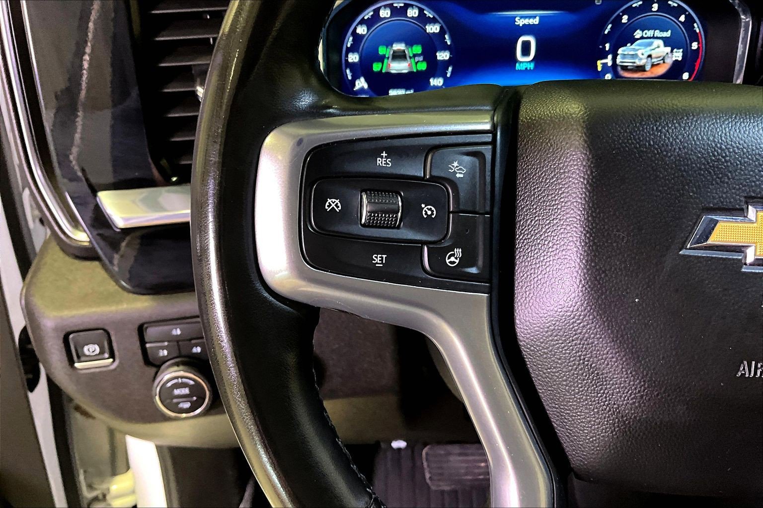 Used 2025 Chevrolet Silverado 2500 LT AWD/4WD image 13