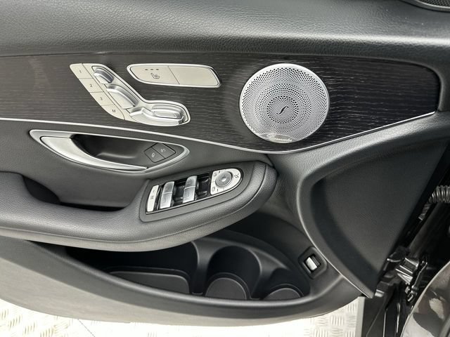 Used 2021 Mercedes-Benz GLC 300 4MATIC image 13