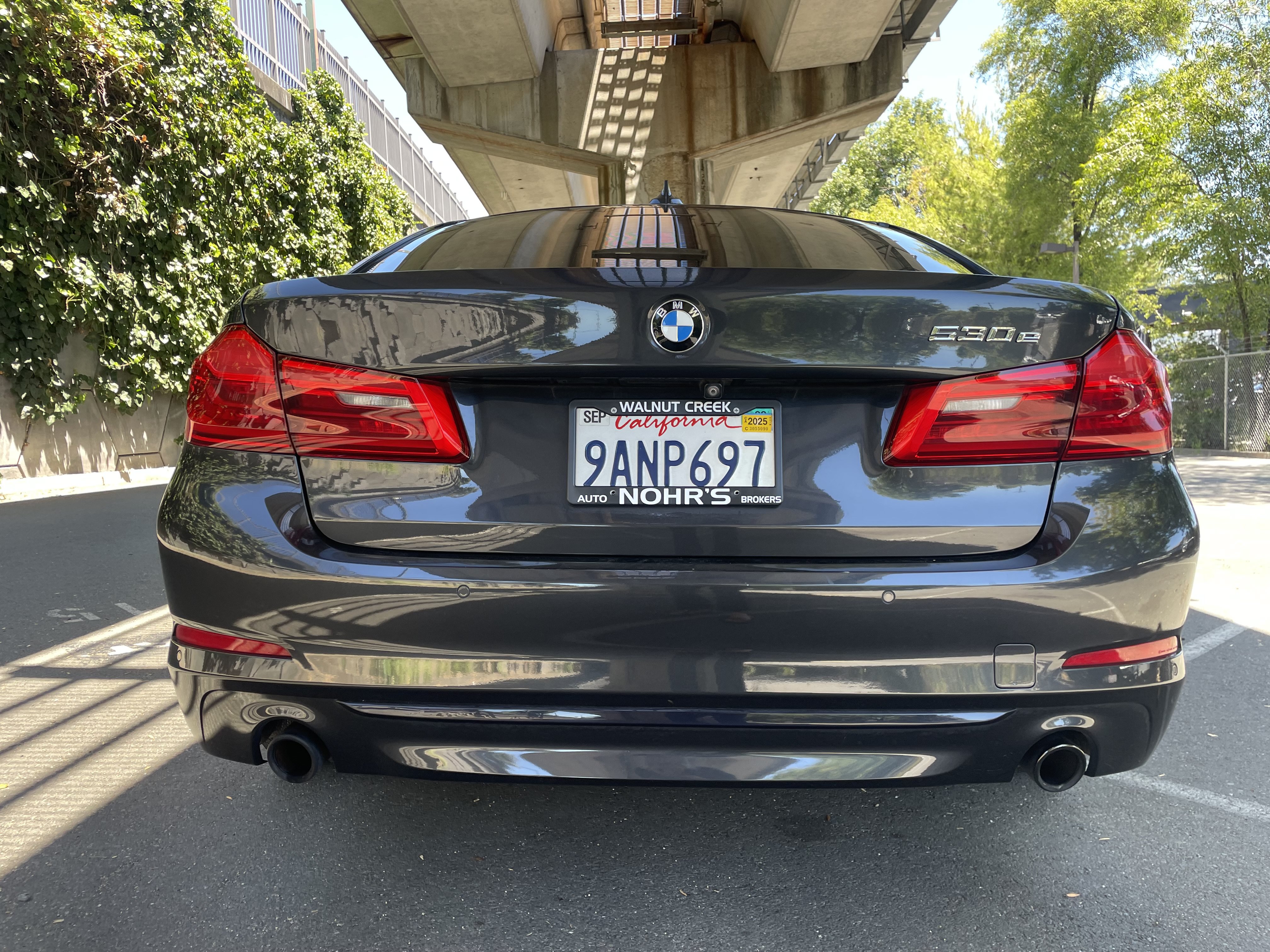 Used 2018 BMW 530e w/ Premium Package 2 RWD image 14