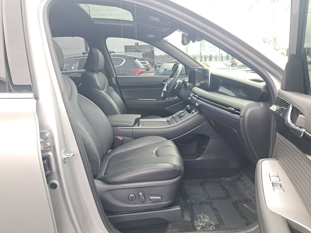 Used 2023 Hyundai Palisade Calligraphy w/ Cargo Package image 17