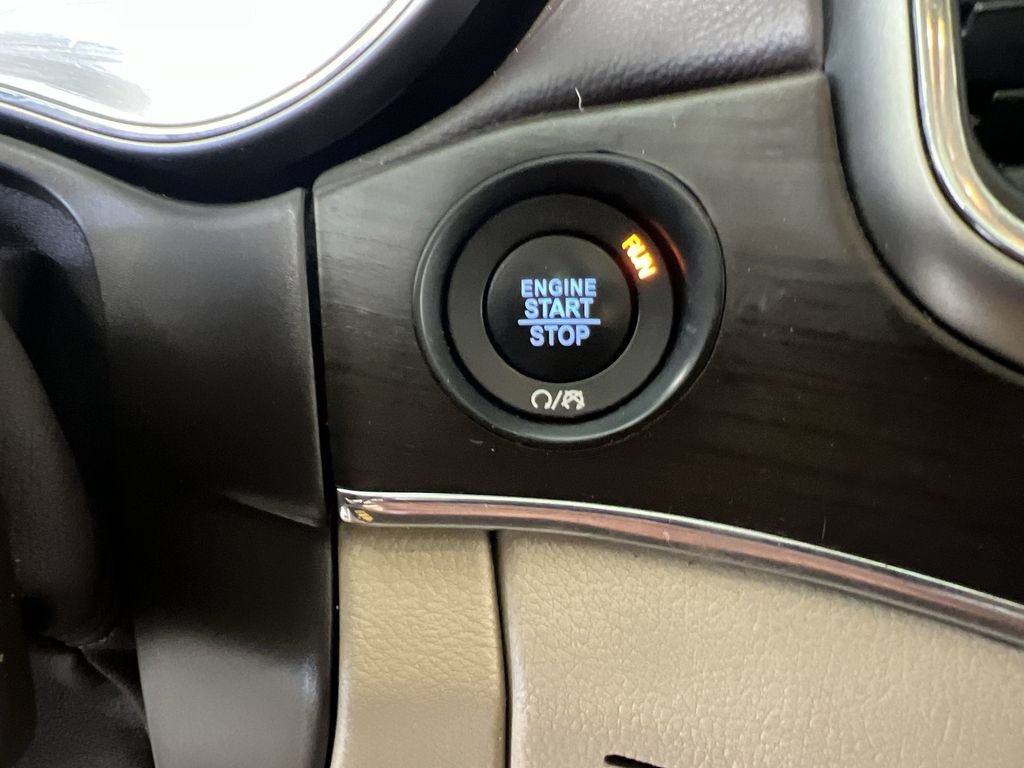 Used 2018 Jeep Grand Cherokee Overland AWD/4WD image 17