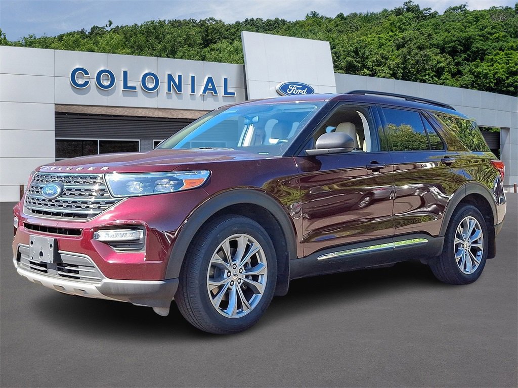 Certified 2022 Ford Explorer XLT w/ Equipment Group 202A image 3
