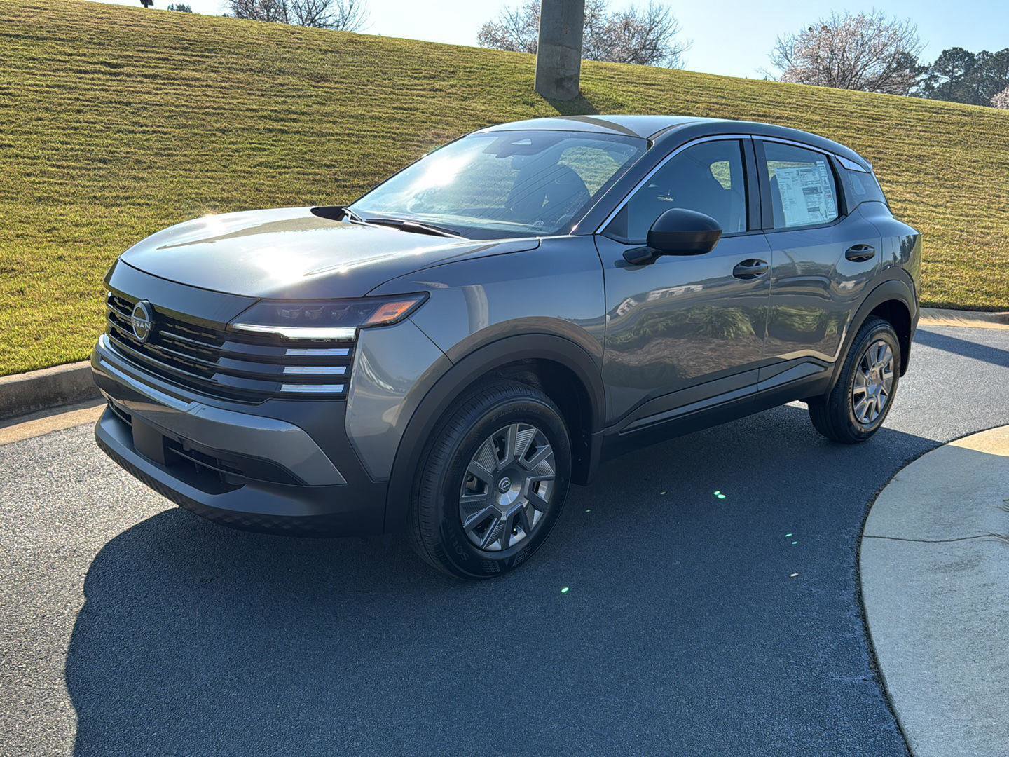 New 2026 Nissan Kicks S