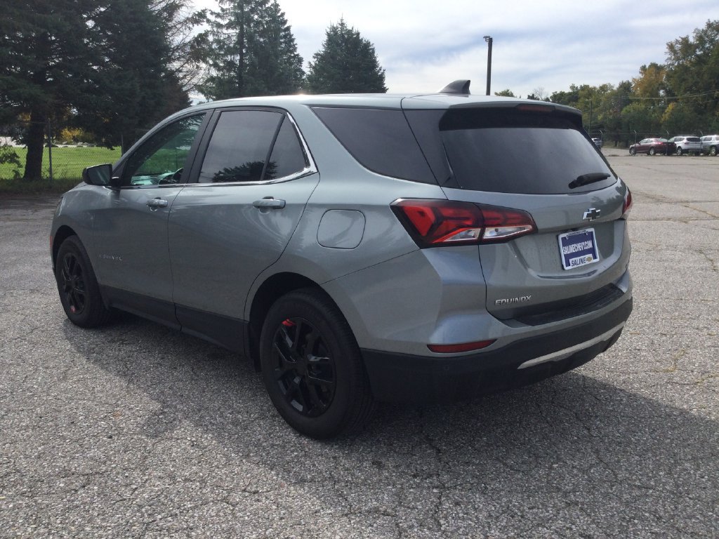 Used 2024 Chevrolet Equinox LT w/ LPO, Floor Liner Package FWD image 5