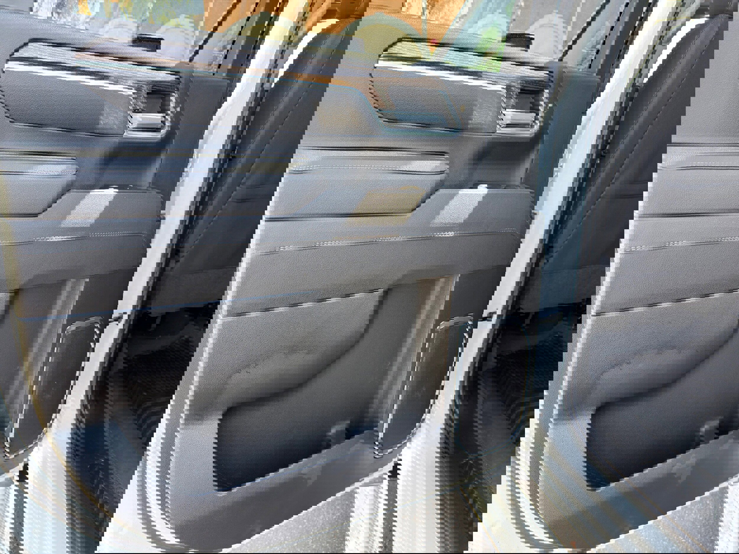 Used 2025 Chevrolet Silverado 2500 LT w/ Convenience Package AWD/4WD image 23