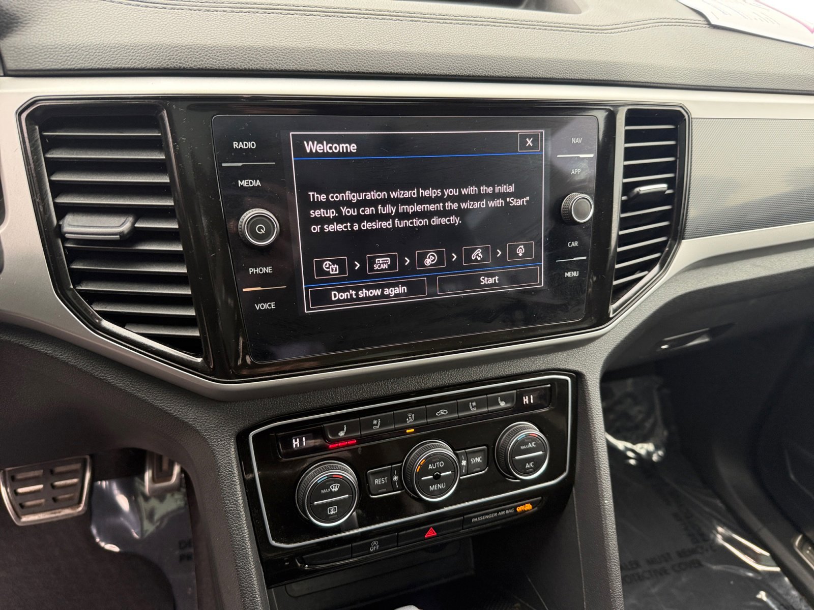 Used 2023 Volkswagen Atlas SEL Premium image 12