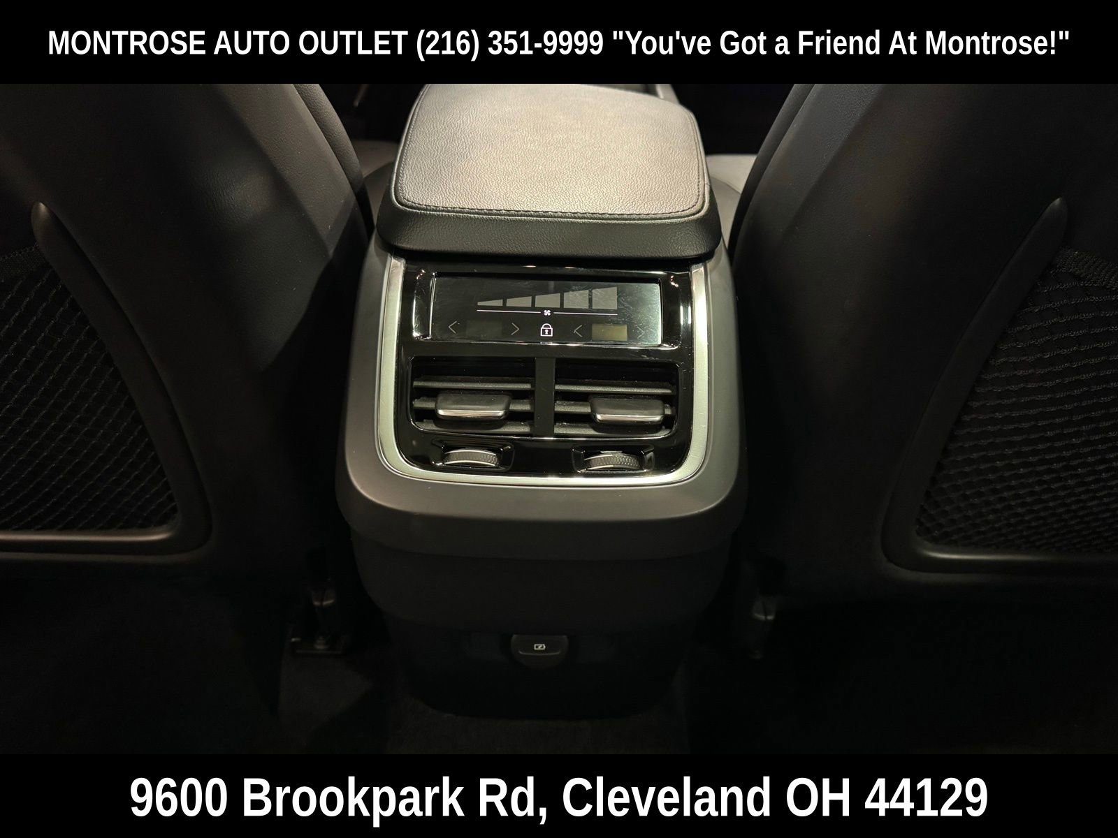 Used 2022 Volvo XC90 T5 Momentum image 36