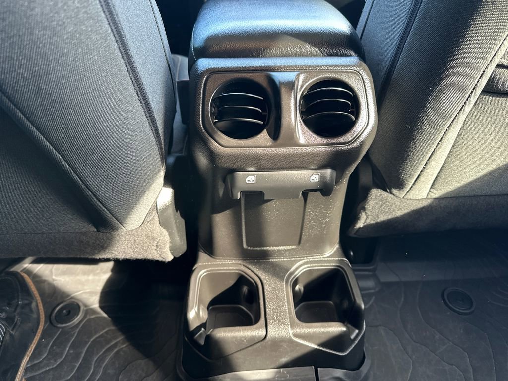 Used 2024 Jeep Wrangler Sport S image 32