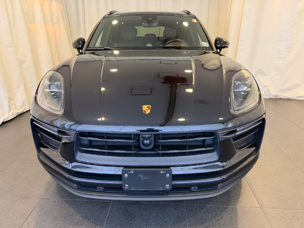 Certified 2023 Porsche Macan AWD/4WD image 6