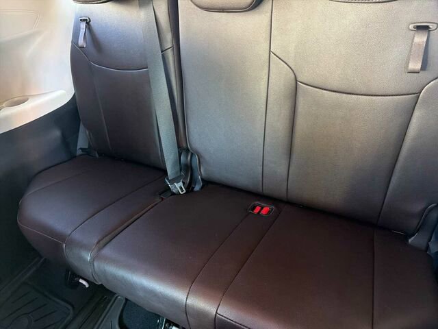 Used 2023 Toyota Sienna Platinum image 20