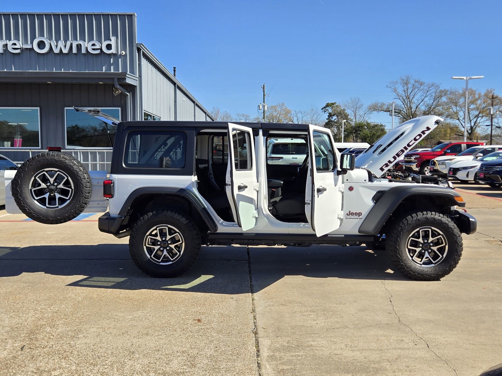 Used 2024 Jeep Wrangler Unlimited Rubicon image 12