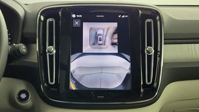 Certified 2026 Volvo XC40 B5 Plus w/ Protection Package Premier AWD/4WD image 19
